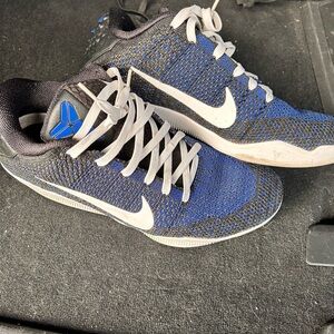 Kobe Elite 11 Lows - Mark Parker Collab (used). New goes for 2,000$ SIZE 10.5